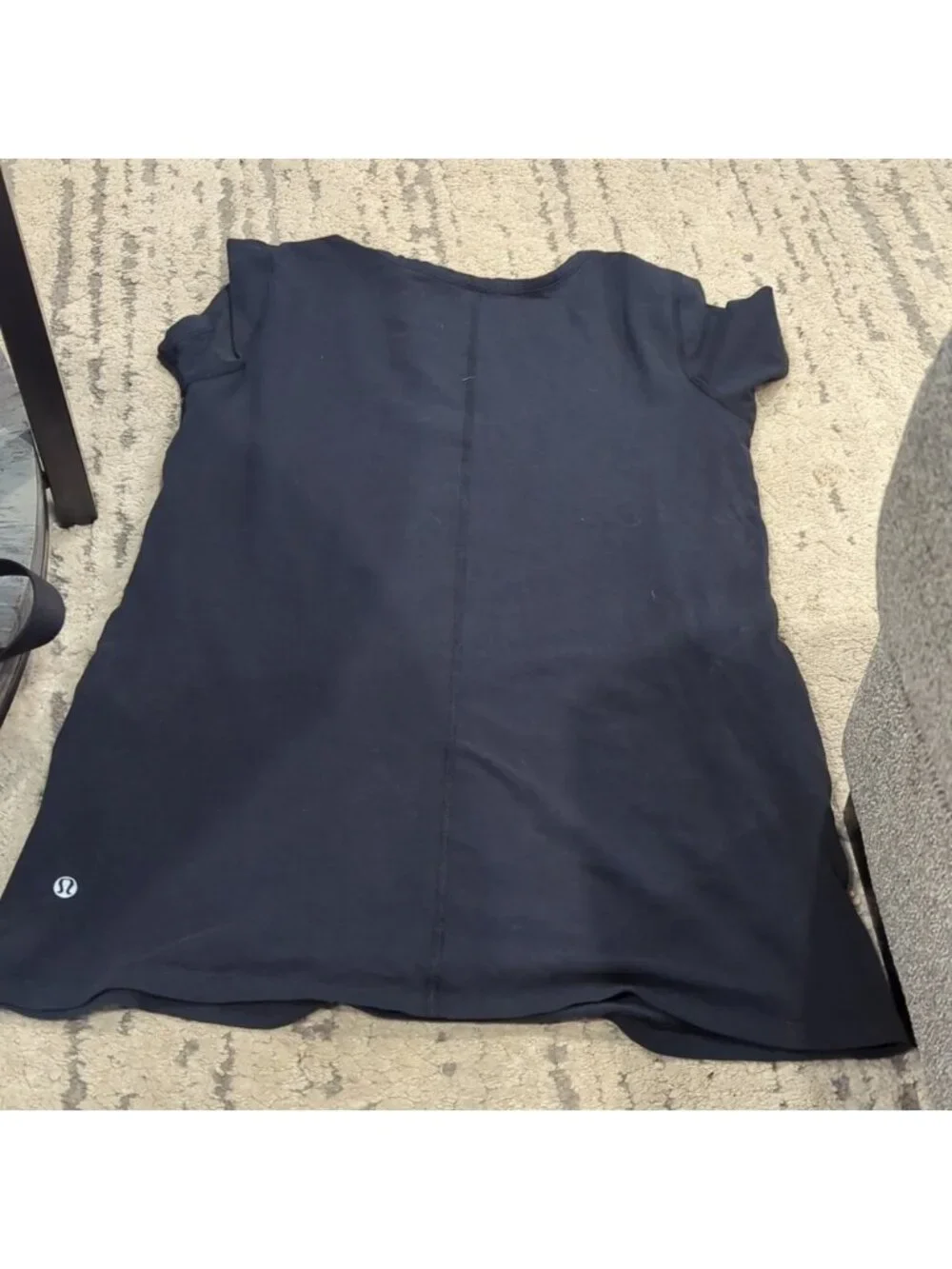 Lululemon scoop neck short sleeves with side pockets black